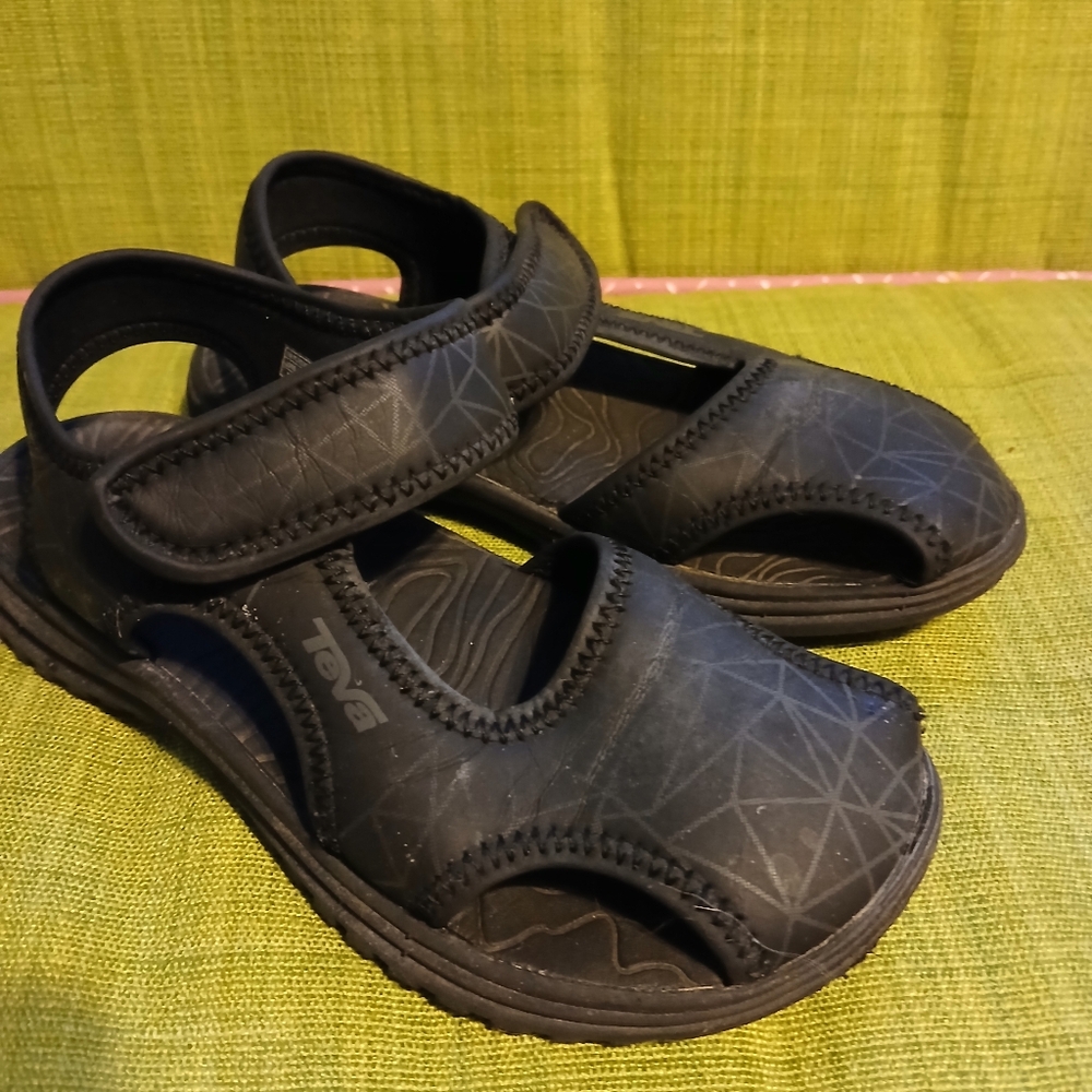 Teva Kids Size C12 Adjustable Strap Sandals Black Cutout Outdoor Summer Good